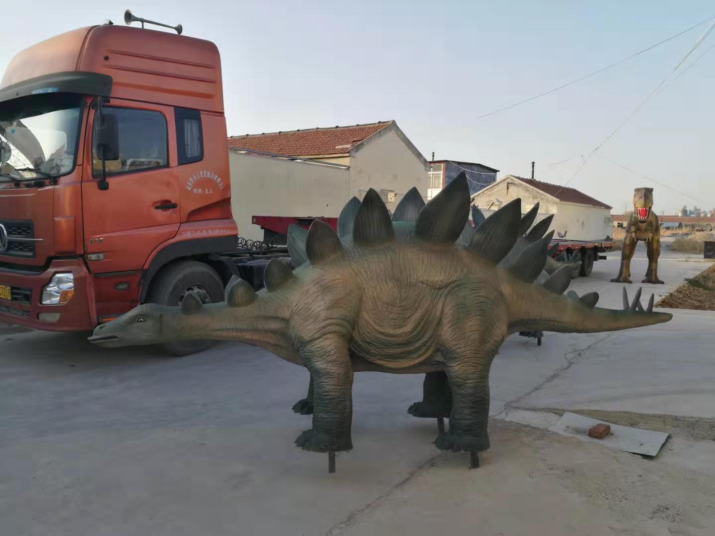 恐龍雕塑項目部分完工，出廠安裝（組圖）。