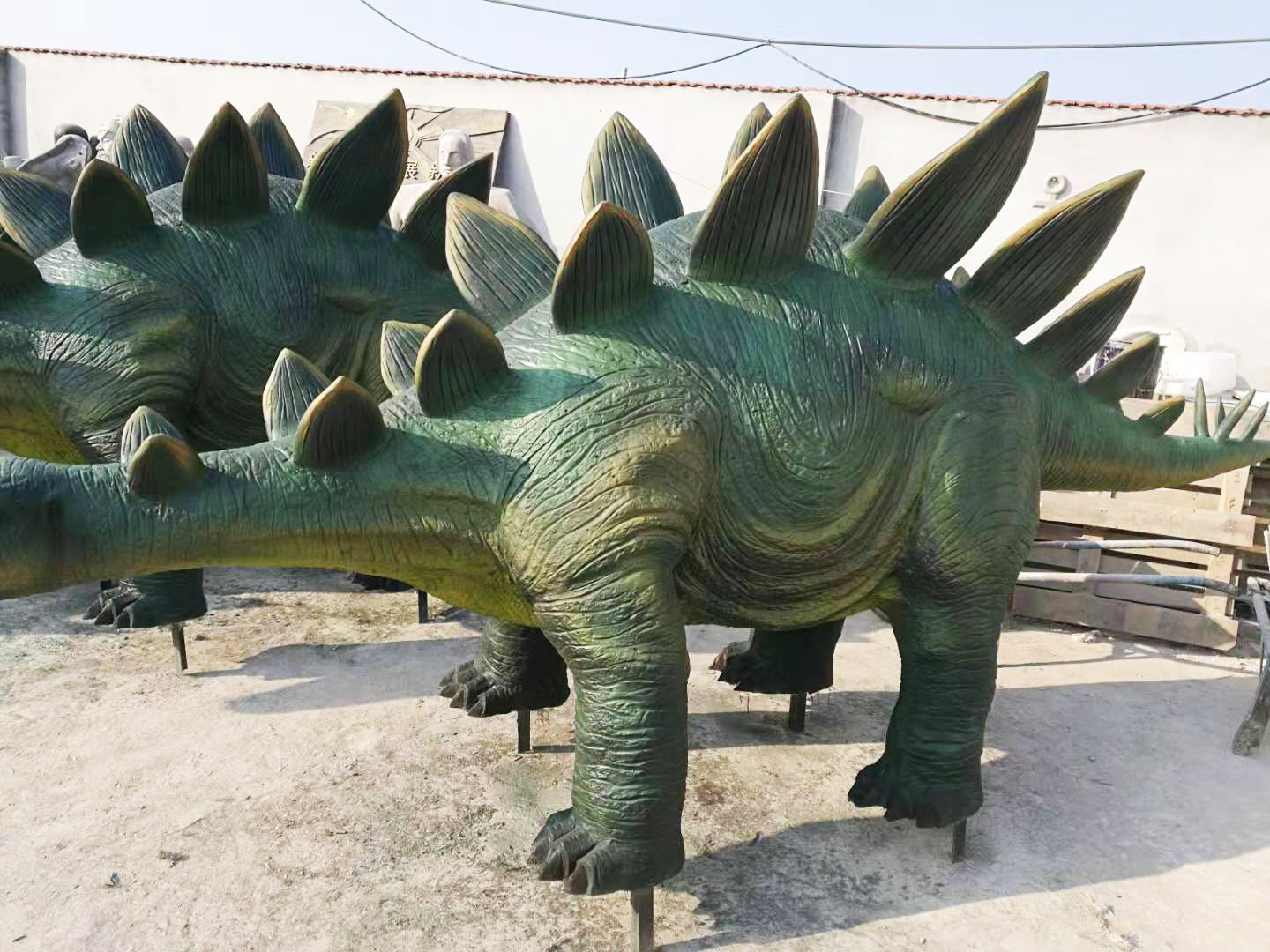 仿真恐龍雕塑項目完工（組圖）