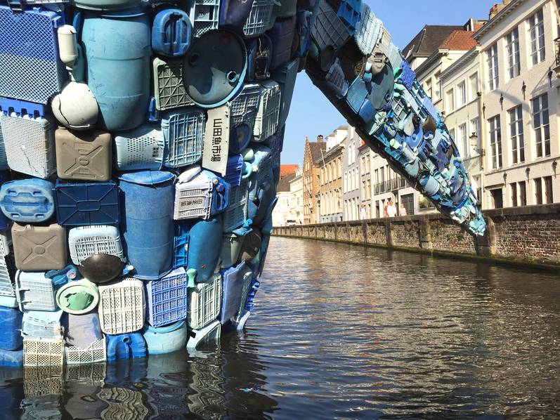 5噸海洋垃圾做成的“鯨魚”雕塑，環保與藝術的完美結合（組圖）