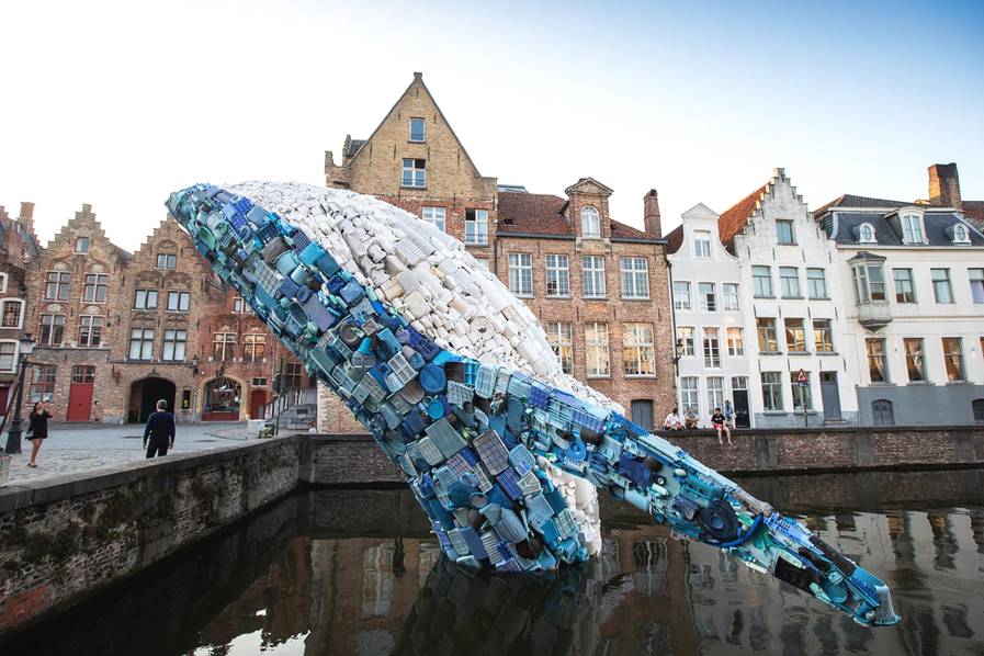 5噸海洋垃圾做成的“鯨魚”雕塑，環保與藝術的完美結合（組圖）